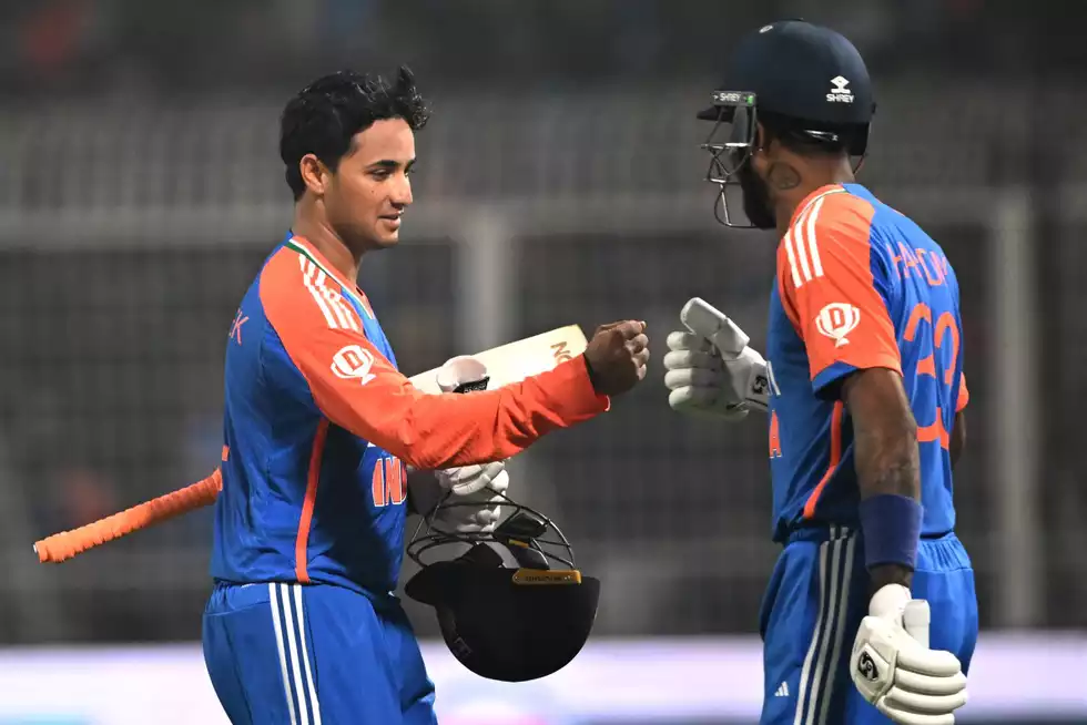 86% of Abhishek's runs in the 1st T20I against England came in boundaries. 86% of Abhishek's runs in the 1st T20I against England came in boundaries.