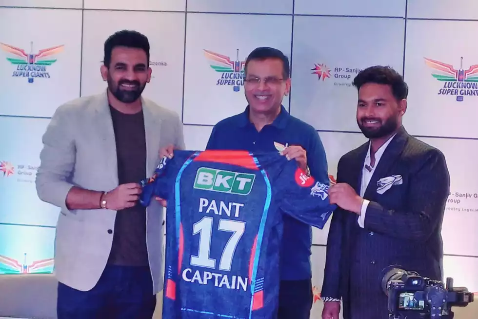 Sanjiv Goenka, Rishabh Pant and Zaheer Khan during the captaincy announcement ceremony Sanjiv Goenka, Rishabh Pant and Zaheer Khan during the captaincy announcement ceremony